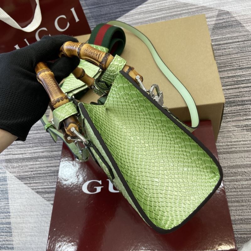 Gvc*1 tote bags